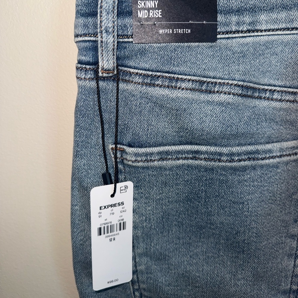 NWT Express Women’s Mid Rise Blue Jeans with metal buckles size 12 - Picture 6 of 6